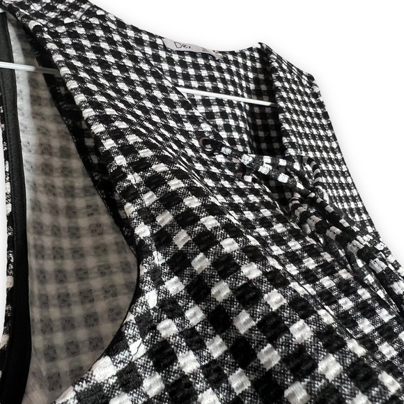 NEW Dex Gingham Black & White sleeveless blouse Lace up V Neck Blouse Sz M or L - Picture 6 of 10